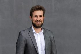 Seit September 2024 leitet Patrick Staubach die Professur Geotechnik an der Bauhaus-Universität Weimar. Foto: Mattias Eckert Seit September 2024 leitet Patrick Staubach die Professur Geotechnik an der Bauhaus-Universität Weimar. Foto: Mattias Eckert