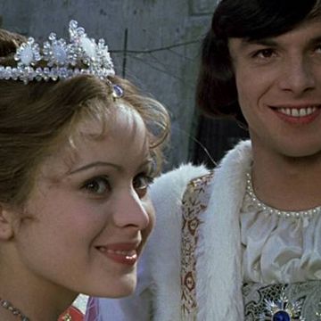 Der tschechische Regisseur Václav Vorlíček reist an, um seinen Märchenklassiker »Drei Haselnüsse für Aschenbrödel« persönlich im Cinemagnum Kino vorzustellen.