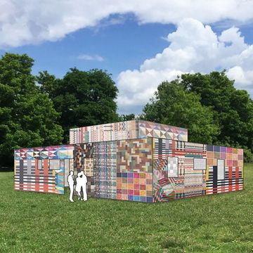 Daniel Theiler baut in seiner Arbeit »Am Horn gepackt« das Haus am Horn, das erste Musterhaus des Bauhauses, aus Textilien nach. Insgesamt fünf Projekte von Studierenden der Bauhaus-Universität Weimar werden zum diesjährigen Kunstfest zu sehen sein.