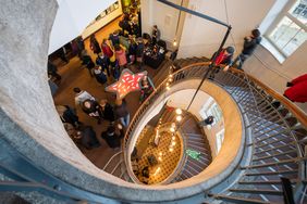 Bauhaus Weihnachtsmarkt »Kauf dir ein Stück Bauhaus« 2019 Foto vom Bauhaus Weihnachtsmarkt 2019.