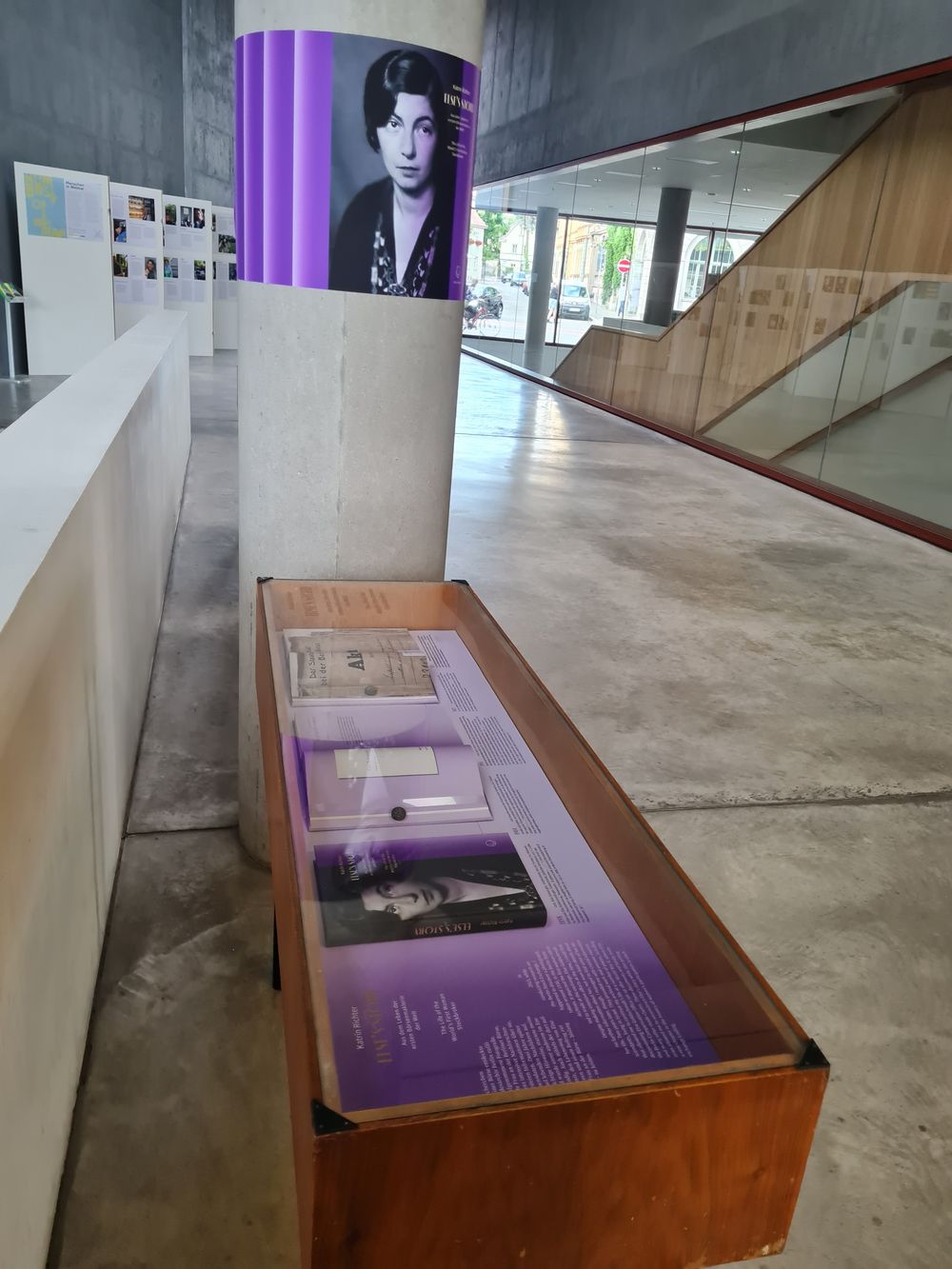 Ausstellung in der Universitätsbibliothek, fotografiert