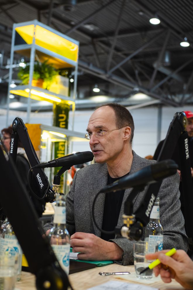 ...genauso wie Prof. Dr. Benno Stein, Leiter der Arbeitsgruppe »Intelligente Informationssysteme«...