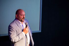 Wolfgang Genczler, Regionaldirektor der Merkur Bank für Sachsen und Thüringen und seit 2009 Sponsor des Medienkunstpreises