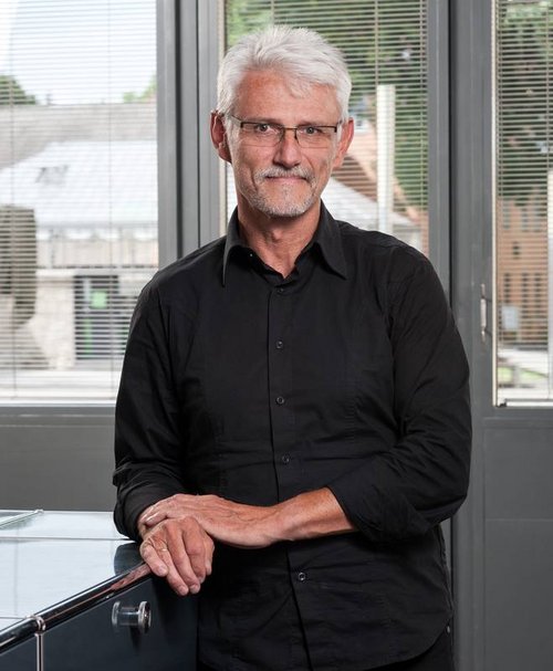 Prof. Dipl.-Ing. Dipl.-Des. Bernd Rudolf ist im Amt als Dekan der Fakultät Architektur und Urbanistik bestätigt worden. (Bauhaus-Universität Weimar, Foto: Thomas Müller)