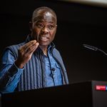 Prof. Diébédo Francis Kéré während der Antrittsvorlesung seiner Bauhaus-Gastprofessur (Foto: Thomas Müller)
