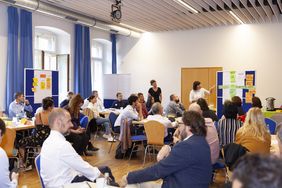 Photo: Bauhaus-Universität Weimar/ Carlos Santos Working meeting with presentation
