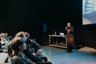 Following the award ceremony, Prof. Andreas Mühlenberend held a lecture at the Ladislav Sutnar Faculty of Design and Art at the University of West Bohemia in Pilsen. Photo: Ladislav Sutnar Faculty of Design and Art