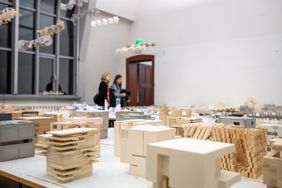 In den Vorjahren öffnete die Fakultät Architektur und Urbanistik zur Wintersemesterschau ihre Türen (Foto: Thomas Müller, Copyright: Bauhaus-Universität Weimar)