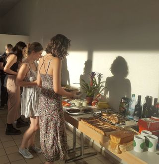 Cc: Celina Berghaus Buffet in der Fakultät
