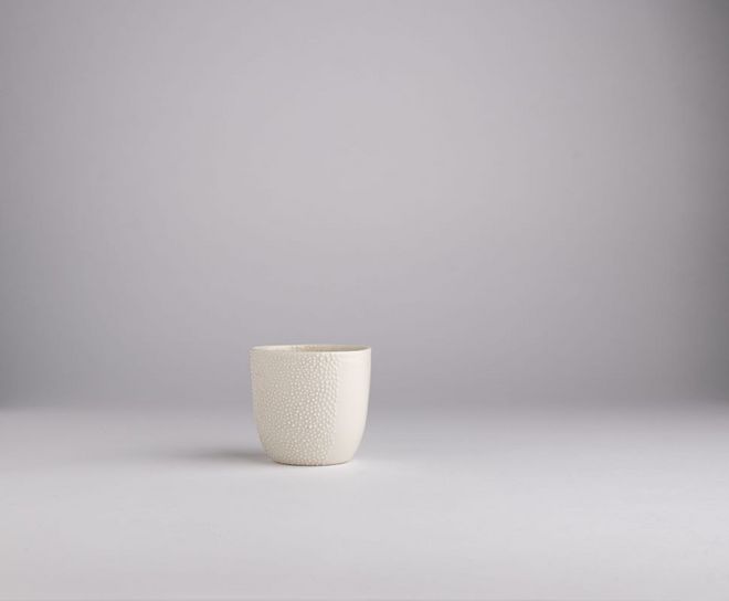 Tasse mit taktiler Struktur