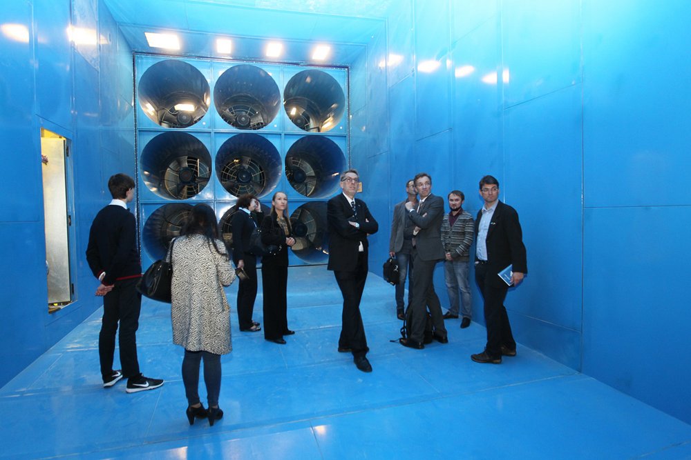The delegation of the Bauhaus-Universität Weimar in the MGSU wind tunnel. Photo: Vyacheslav Korotichin