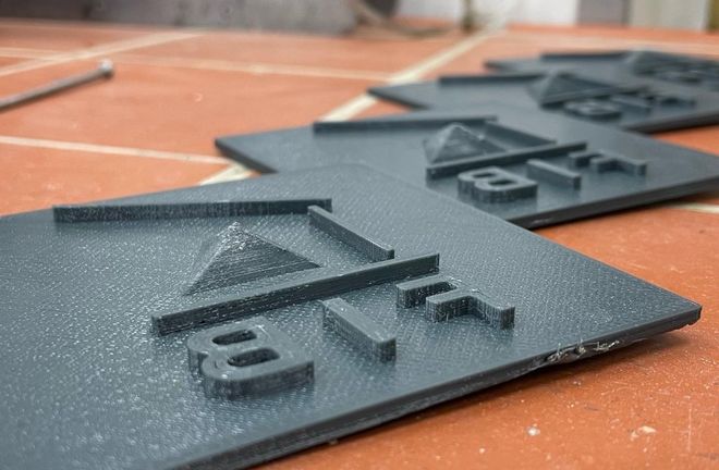Studentisches Projekt für schönere Betonwürfel mit FIB-Logo