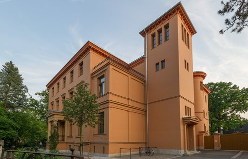 The Institute is located in a Gründerzeit villa in Belvederer Allee. Photo: Candy Welz