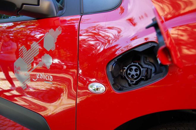 Circa 11.000 Kilometer pro Jahr wird Bodo Käding mit Ökostrom aus der Steckdose geräuscharm und ohne Abgase zurücklegen. (Foto: Nils Volkmann)