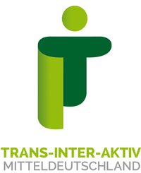 Das Logo zeigt die Worte »Trans-Inter-Aktiv in Mitteldeutschland« in grüner und grauer Schrift auf weißem Hintergrund. Darüber ist die abstrakte Graphik einer Person in hell- und dunkelgrüner Farbe zu sehen.