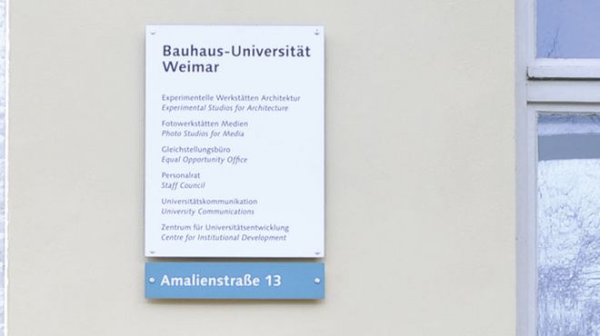 Foto mit einem Hausschild