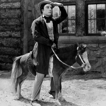 Filmstill mit Buster Keaton in »Verflixte Gastfreundschaft«, 1923. Credits: Neue Filmkunst