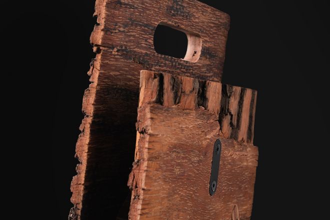 Detailaufnahme eines Teils des Sitzmöbels mit eingefräster Schraubverbindung