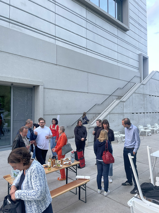 Foto von der Gesprächsrunde zum Thema "Mit dem ÖPNV durch Weimars Wohnquartiere: Nächster Halt Mobilitätsgerechtigkeit".