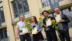 Die diesjährigen GRAFE-Kreativpreisträger (v.l.n.r.): Thibaut Henz, Caroline Gasse, Andreas Grahl stellvertretend für den abwesenden Amar Guebailia sowie Michael Merkel. Foto: Candy Welz