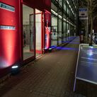 Foto von der Veranstaltung Lange Nacht der Wissenschaften Weimar 2019. Banner mit Türen Coudraystraße.