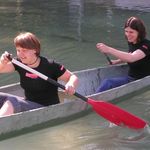 Eine Art der Auseinandersetzung mit dem Baustoff Beton: Wie schwimmt Beton am schnellsten? (F.A.Finger-Institut für Baustoffkunde)