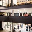 Foto von der Veranstaltung Lange Nacht der Wissenschaften Weimar 2019. Bibliothek Innenannsicht.