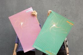 Nicht nur die Plakate, sondern die gesamte Gestaltung der summaery liegt in diesem Jahr in den Händen der beiden Alumni Hannah und Martin vom Grafikbüro »Hüftstern«. (Foto: Carolin Klemm) Nicht nur die Plakate, sondern die gesamte Gestaltung der summaery liegt in diesem Jahr in den Händen der beiden Alumni Hannah und Martin vom Grafikbüro »Hüftstern«. (Foto: Carolin Klemm)