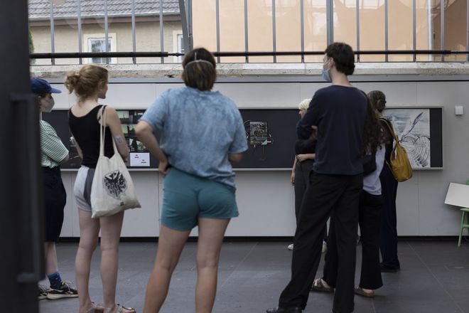 Impressionen von der Ausstellung im Bauhaus-Atelier (Fotos: Evan Waldner)