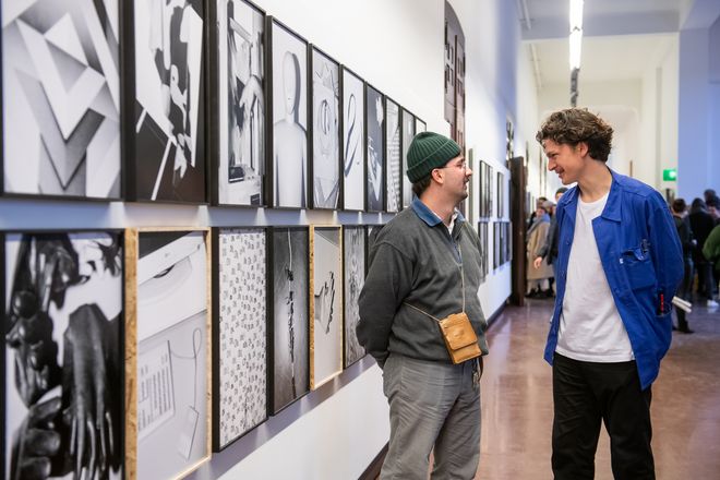 Foto der Ausstellungseröffnung und Buchpräsentation.