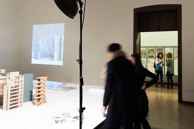 Impressionen von der Ausstellung (Foto: Tobias Adam)