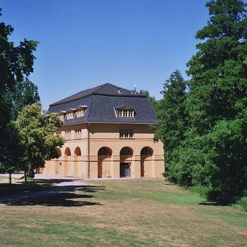Foto vom Reithaus im Park an der Ilm