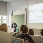 Die 11. Firmenkontaktmesse an der Bauhaus-Universität Weimar schafft ein Forum des Austauschs zwischen Studierenden sowie Firmenvertretern und Praktikern aus Wissenschaft und Wirtschaft. (Foto: Thomas Müller)