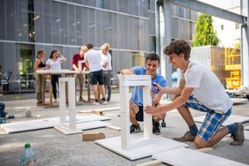 Die Studierenden wollen temporäre Orte für den Weimarer Stadtraum gestalten, an denen sich Gäste im Jubiläumsjahr über das Bauhaus informieren und dort auch verweilen können. (Foto: Thomas Müller)