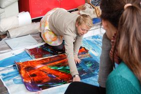 Anna Härtelt im Sommer 2013 während eines Plenums im Projekt »Wild nach Kunst«.