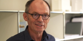 Prof. Dr. Steffen de Rudder von der Bauhaus-Universität Weimar, im MDR wissen Magazin über die Zukunft ohne Autos. (Foto: Screenshot) Prof. Dr. Steffen de Rudder von der Bauhaus-Universität Weimar, im MDR wissen Magazin über die Zukunft ohne Autos. (Foto: Screenshot)