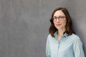 Dr. Sabine Wirth hat seit dem Sommersemester 2022 die neue Tenure-Track-Professur für Digitale Kulturen an der Bauhaus-Universität Weimar inne. (Foto: Matthias Eckert)