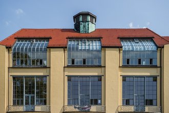 Das Hauptgebäude der Bauhaus-Universität Weimar ist zugleich Hauptsitz der Fakultät Architektur und Urbanistik (Foto: Candy Welz)