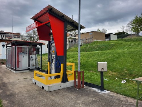 At the »Vereinsbrauerei Apolda« there is a hydrogen filling station and fuel cell forklift truck that transports returnable bottles. Photo: Bauhaus-Universität Weimar, Energy Systems Group