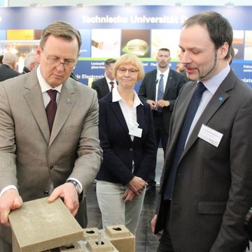 Ministerpräsident Bodo Ramelow im Gespräch mit Dipl.-Ing. Alexander Gypser, Foto: Cathrin Töpfer 
