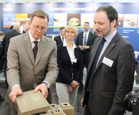 Ministerpräsident Bodo Ramelow im Gespräch mit Dipl.-Ing. Alexander Gypser, Foto: Cathrin Töpfer 
