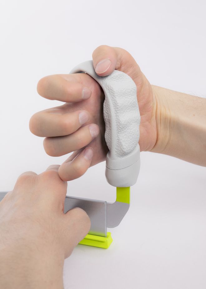 Anbringen von Cook Ability Griff an der Hand