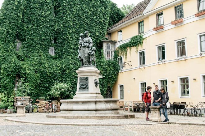 Die GPS-navigierte App führt weiter zum Donndorf-Brunnen.