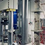 Servohydraulische Prüfmaschine 630 kN