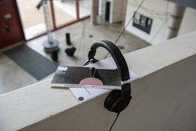 © Bauhaus-Universität Weimar, Fotograf: Philipp Montenegro »Radiophonic Spaces« Programm und Kopfhörer