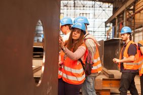 Mit weiblichen Vorbildern aus Forschung und Praxis möchte die Bauhaus-Universität Weimar junge Frauen ermutigen eine Ingenieurlaufbahn einzuschlagen. Foto: Barbara Proschak Mit weiblichen Vorbildern aus Forschung und Praxis möchte die Bauhaus-Universität Weimar junge Frauen ermutigen eine Ingenieurlaufbahn einzuschlagen. Foto: Barbara Proschak