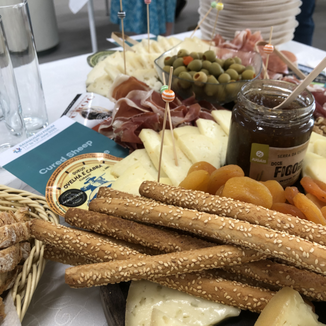 Am vorletzten Abend wurde Geräuchertes und Käse aus der Region aufgetragen: Castelo Branco ist bekannt für seine Käseherstellung. Foto: Lena-Marie Euba