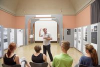 Bei der Abschlusspräsentation der Entwürfe im Oberlichtsaal (Bauhaus-Universität Weimar, Fotograf: Candy Welz)