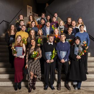 Im Rahmen des Festaktes wurden Absolvent*innen für ihre herausragenden Studienleistungen sowie für hervorragende Abschlussarbeiten ausgezeichnet. Foto: Bauhaus-Universität Weimar/ Thomas Müller