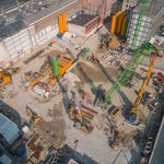 Seit mehr als 60 Jahren ist BAUER auf alles spezialisiert, was unter der Erde stattfindet. Im Rahmen eines Gastvortrages geben Dipl.-Ing. Christian Tscharnke und Dipl.-Ing. Sebastian Ostermaier ihre Expertise weiter. Foto: BAUER Spezialtiefbau GmbH